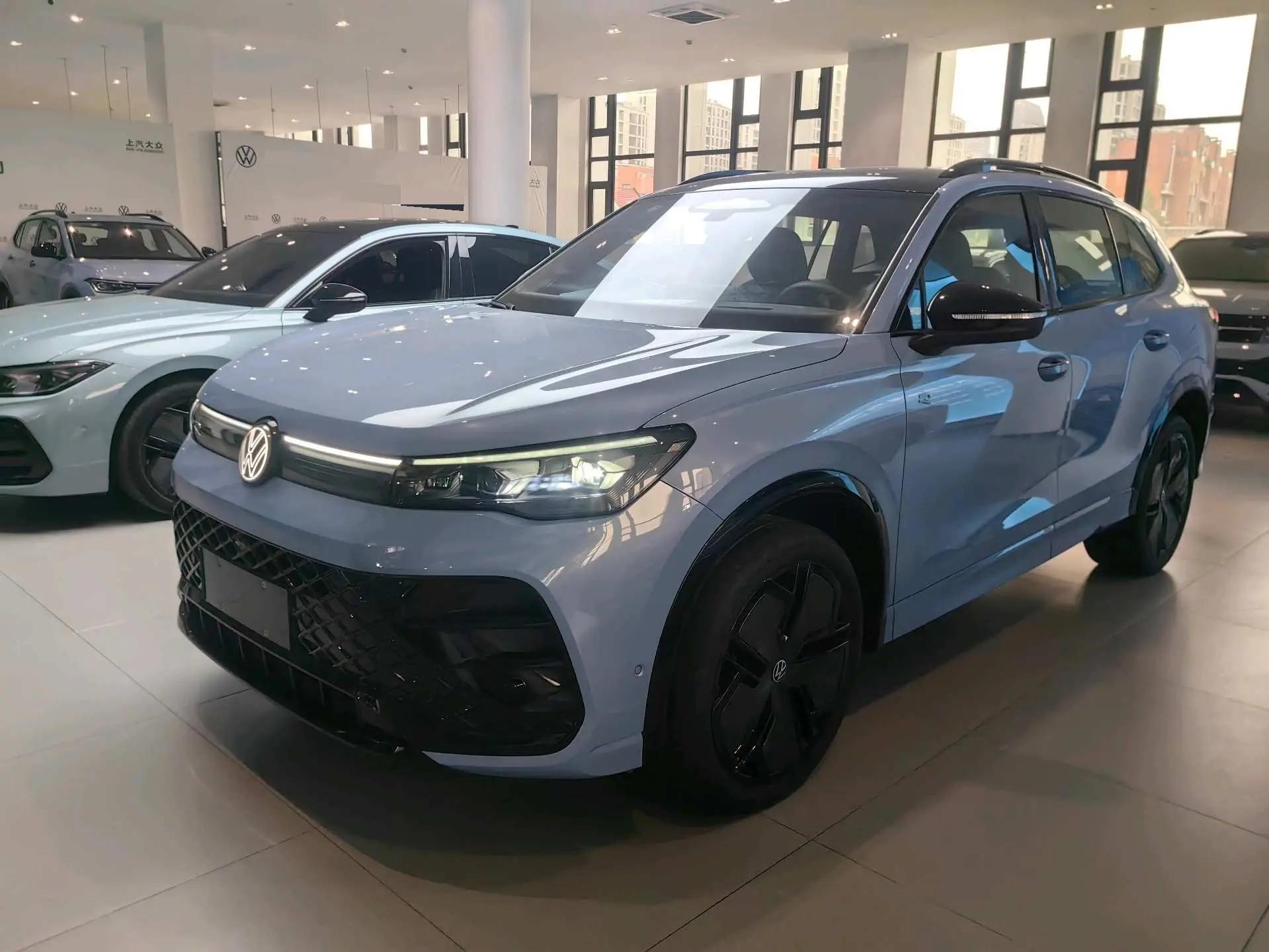 Volkswagen 2024 Tiguan L PRO 2.0TSI 380TSI Four-wheel Drive R-Line Smart Edition Automatic Gear