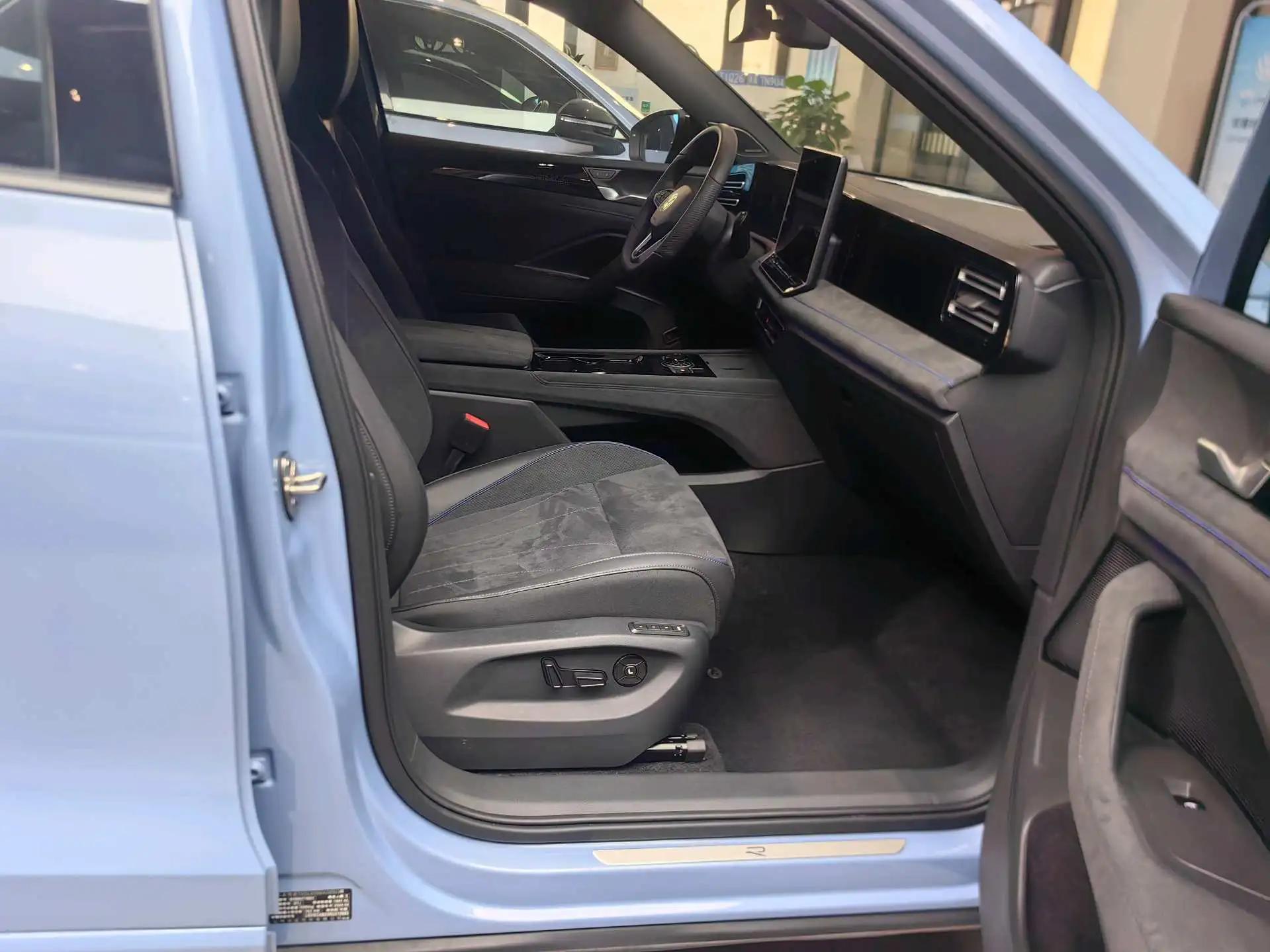 Volkswagen 2024 Tiguan L PRO 2.0TSI 380TSI Four-wheel Drive R-Line Smart Edition Automatic Gear 6