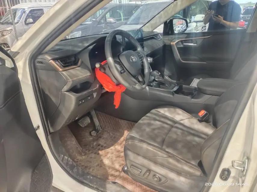 Toyota 2024 Wilanda 2.0 Stepless Two-Drive City Edition Automatic Gear 4