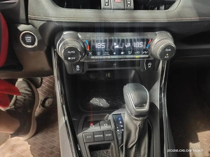 Toyota 2024 Wilanda 2.0 Stepless Two-Drive City Edition Automatic Gear 7