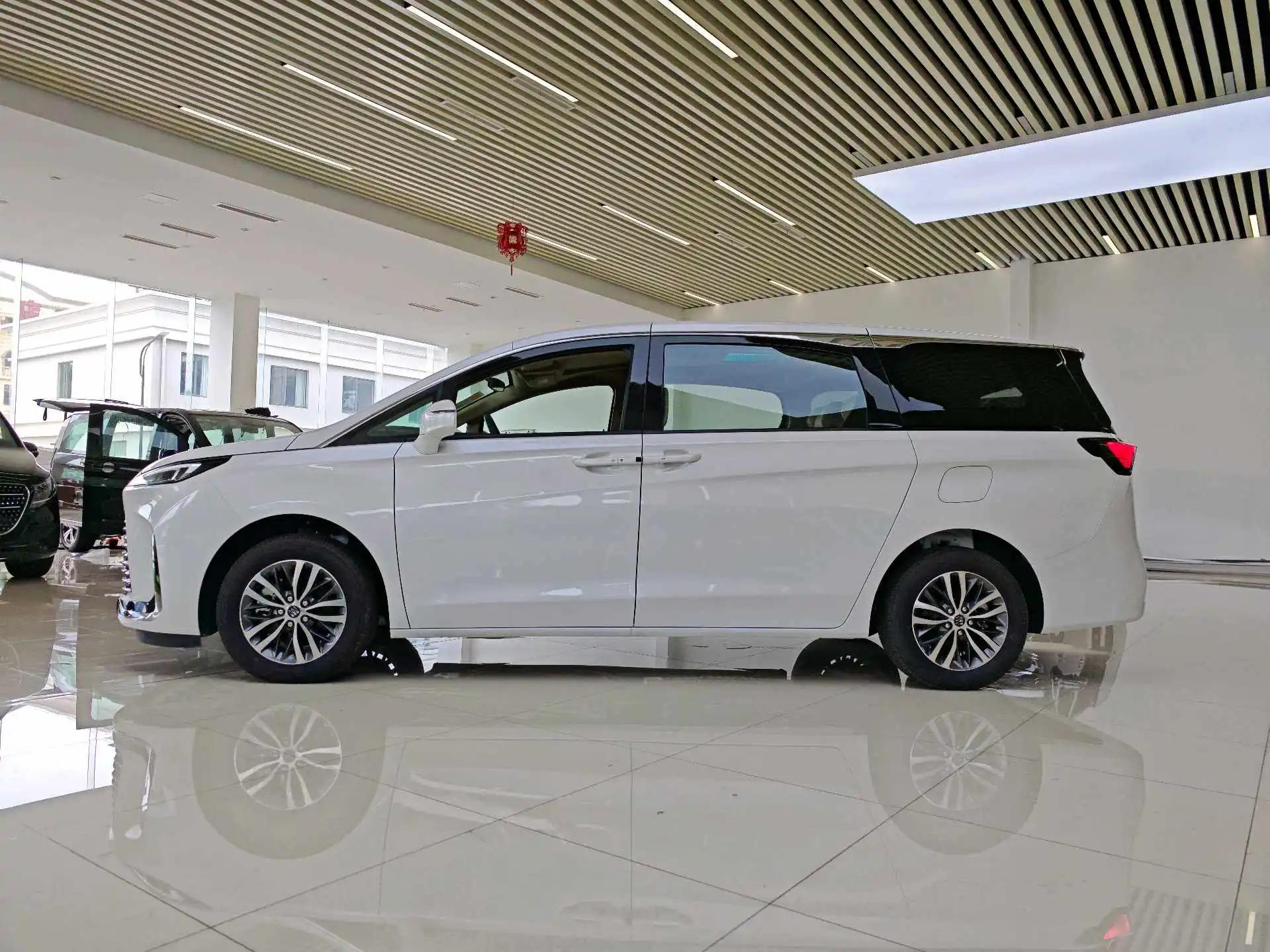 Buick 2025 GL8 Land Business Class 2.0T Comfort DG Version Automatic 4