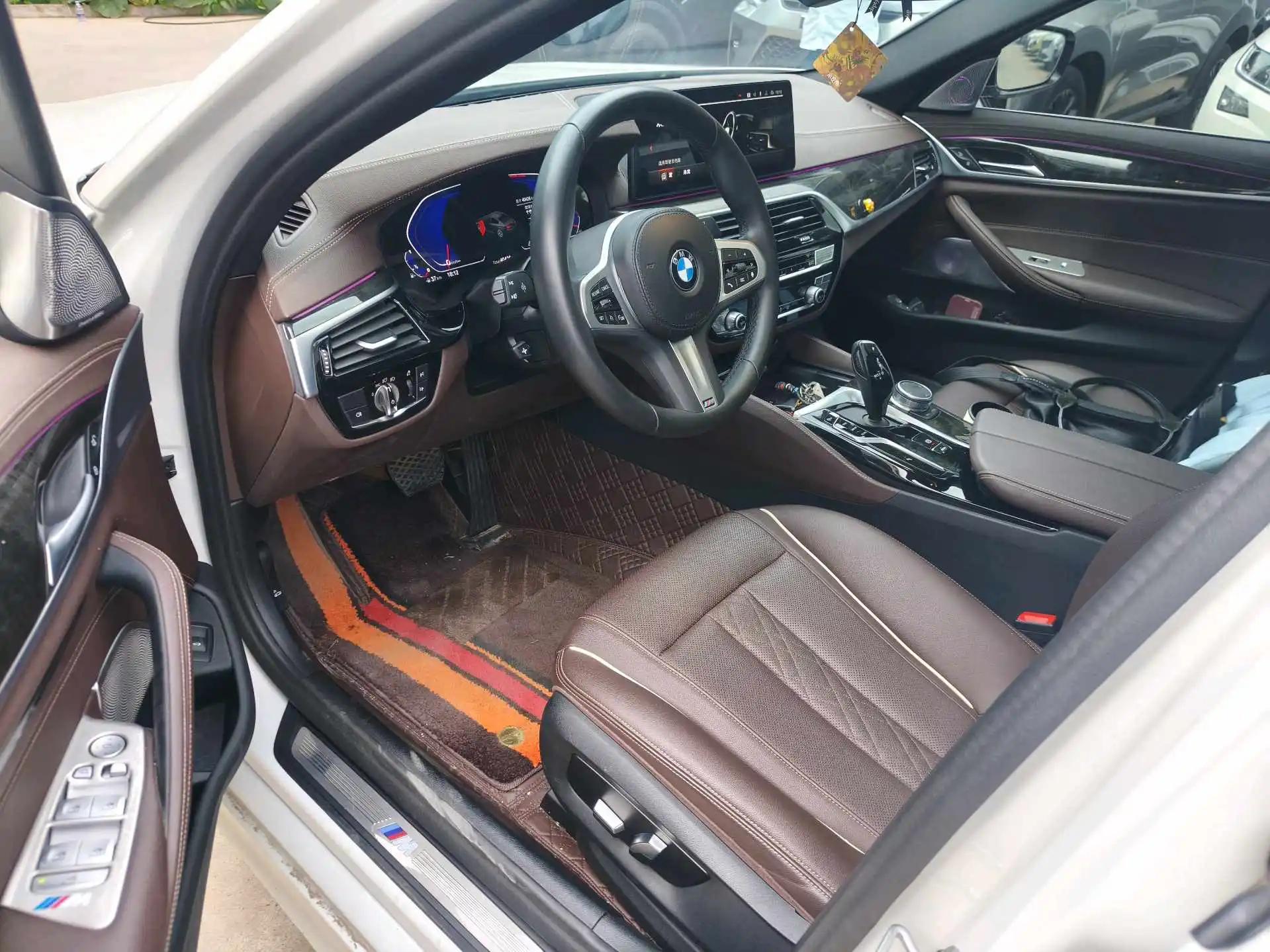 BMW 5 Series 2022 525Li Deluxe Suit 7