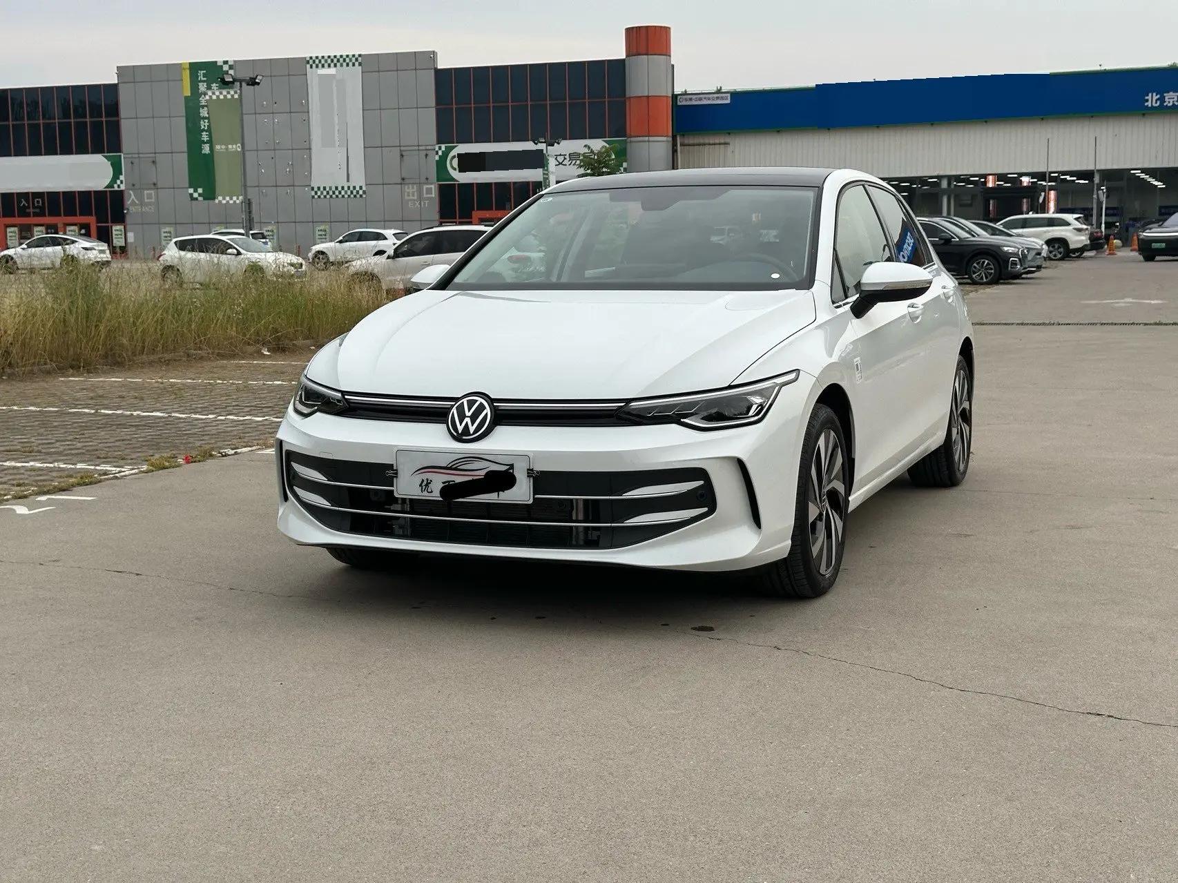 Open image lightbox: Volkswagen 2025 Golf 8 PRO 1.5TSI 300TSI Automatic