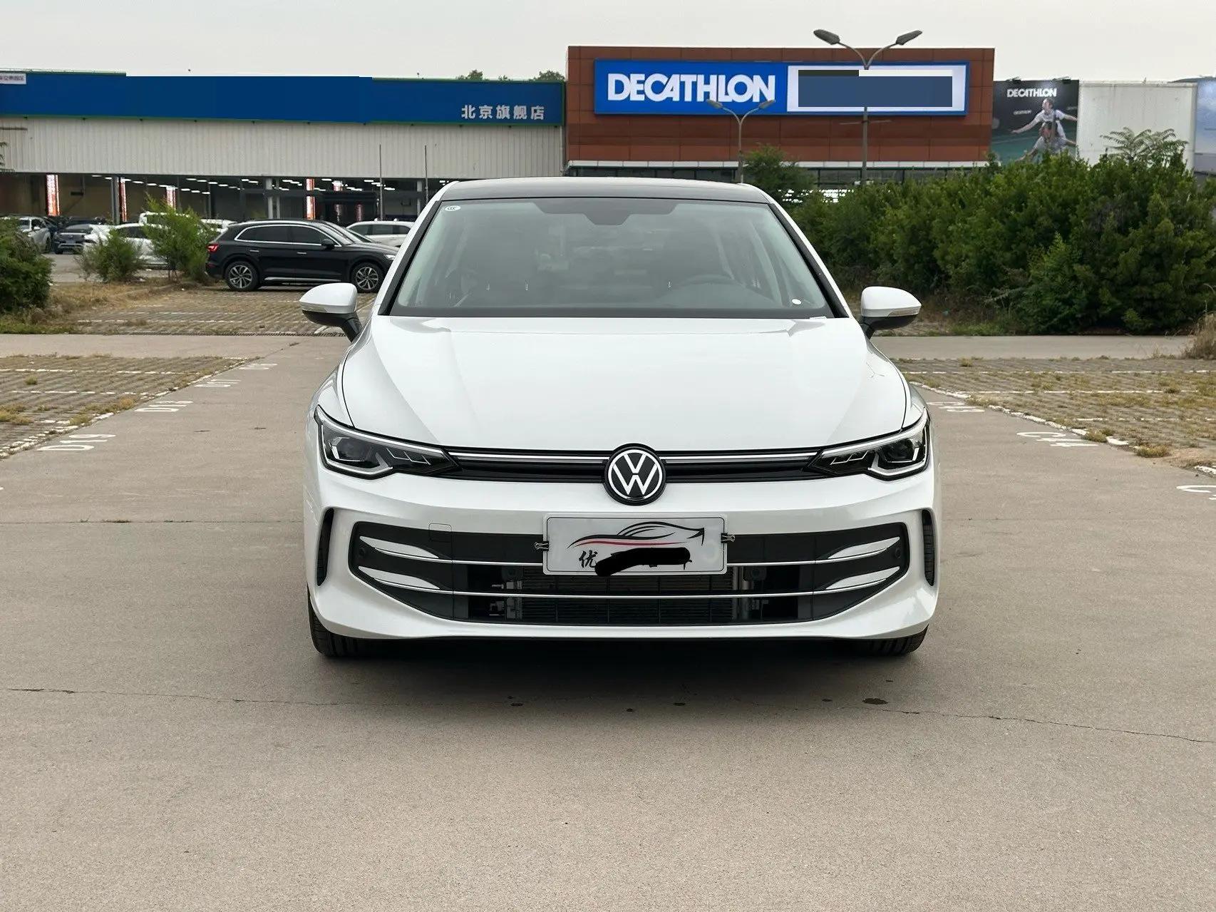 Volkswagen 2025 Golf 8 PRO 1.5TSI 300TSI Automatic 2