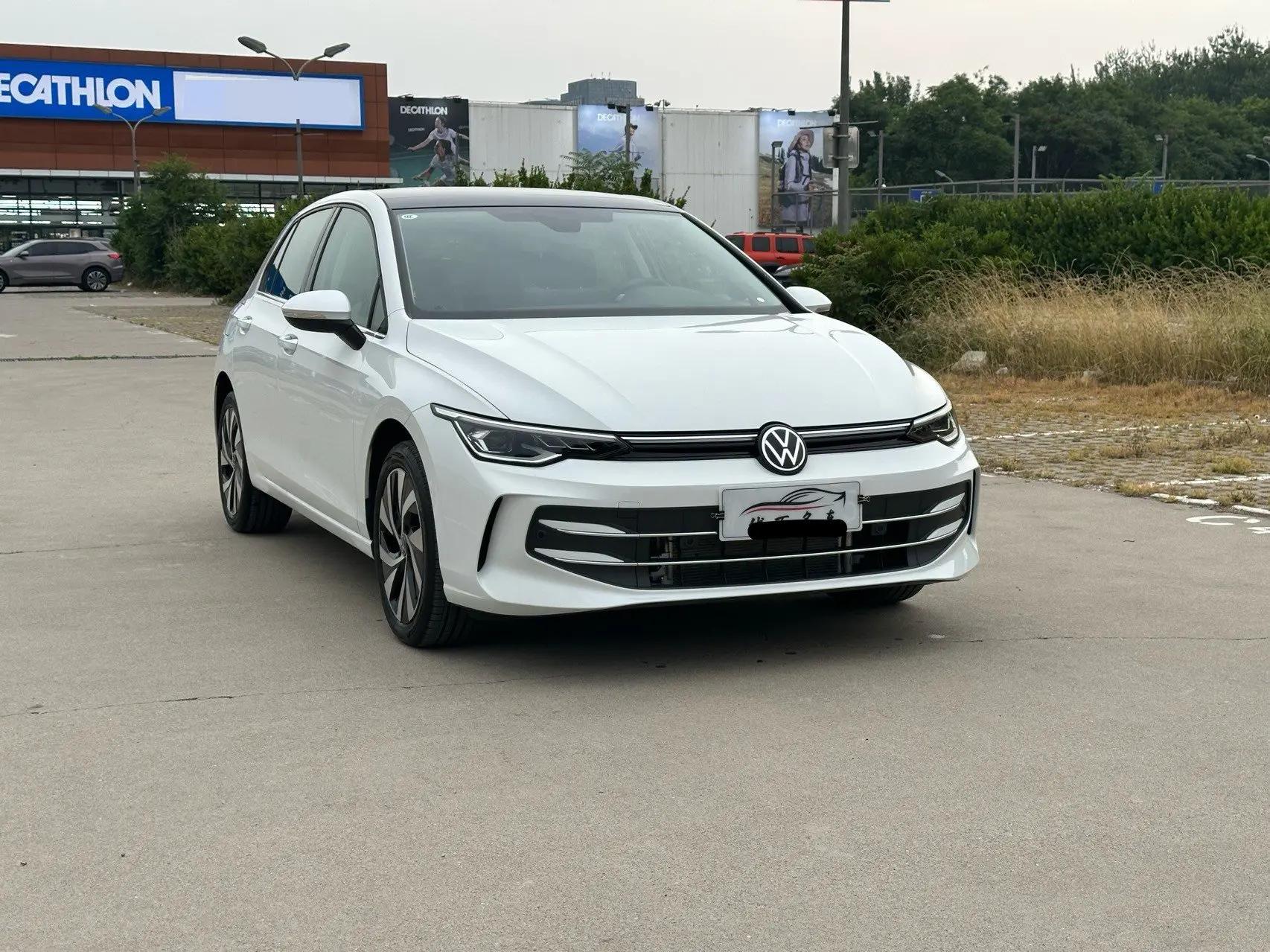 Volkswagen 2025 Golf 8 PRO 1.5TSI 300TSI Automatic 3