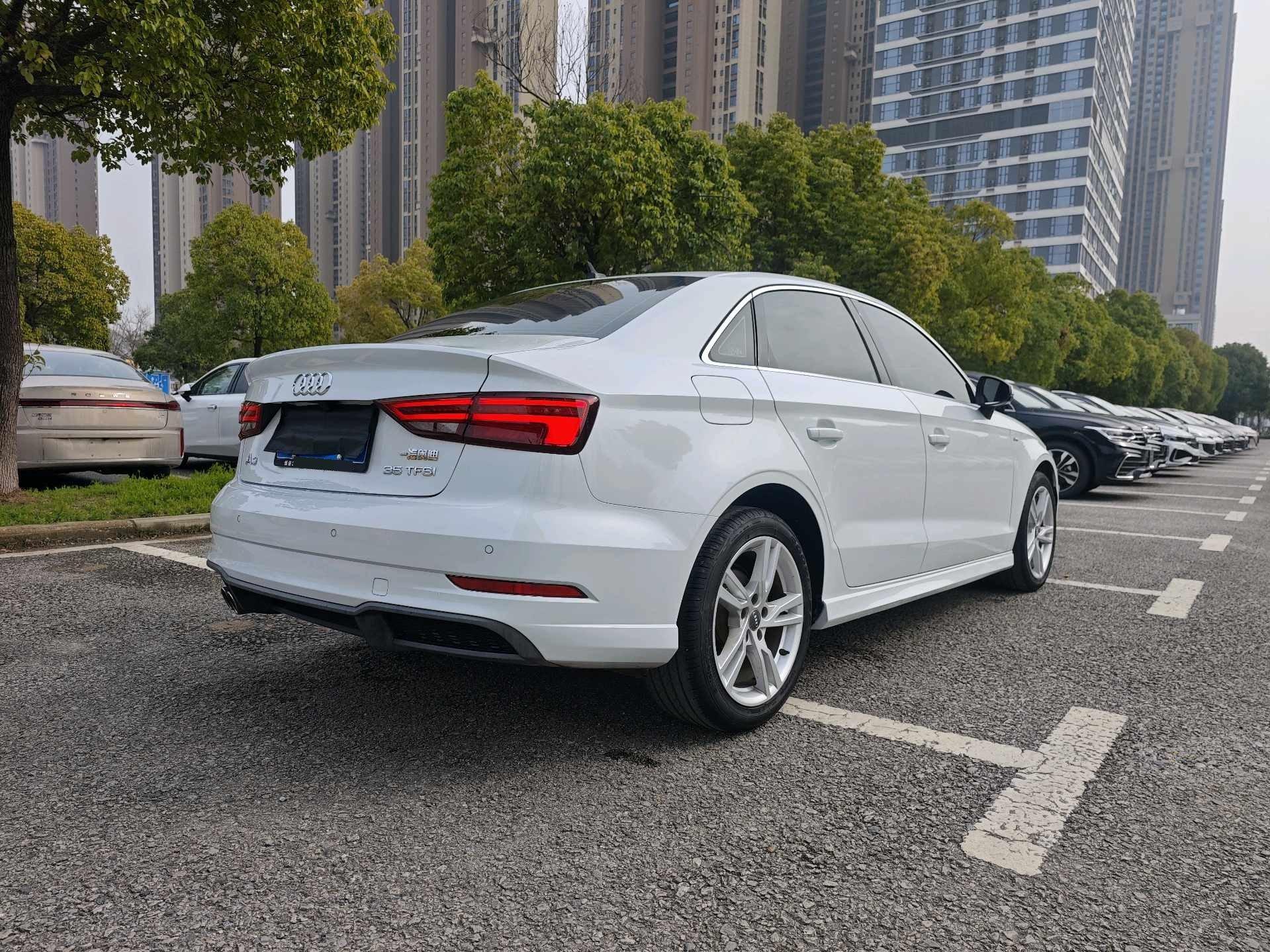 Audi A3 2020 Limousine 35 TFSI Fashion Country V 8