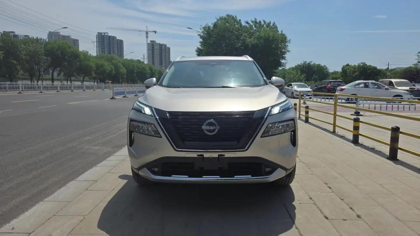 Nissan 2023 Qijun e-POWER 1.5 Super Mixed Dual Motor Four-wheel Drive Extreme Edition Automatic Gear 2