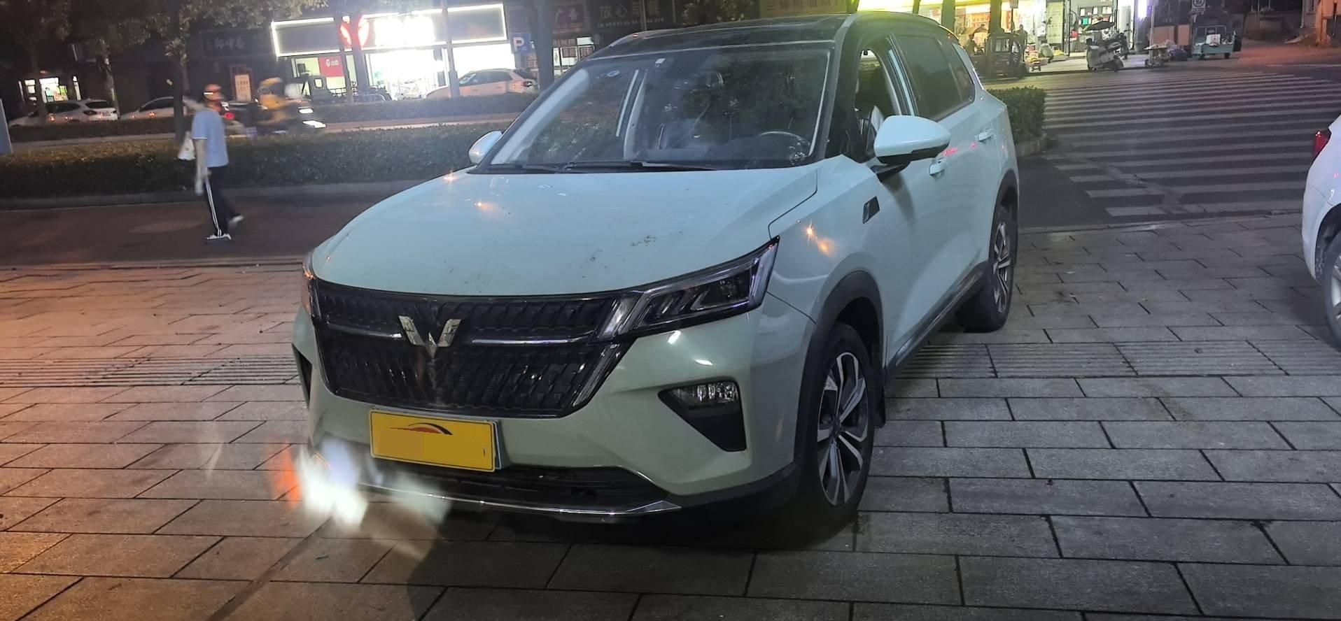 Открыть галерею: WuLing Star 2021 1.5T CVT Star Obsidian Edition