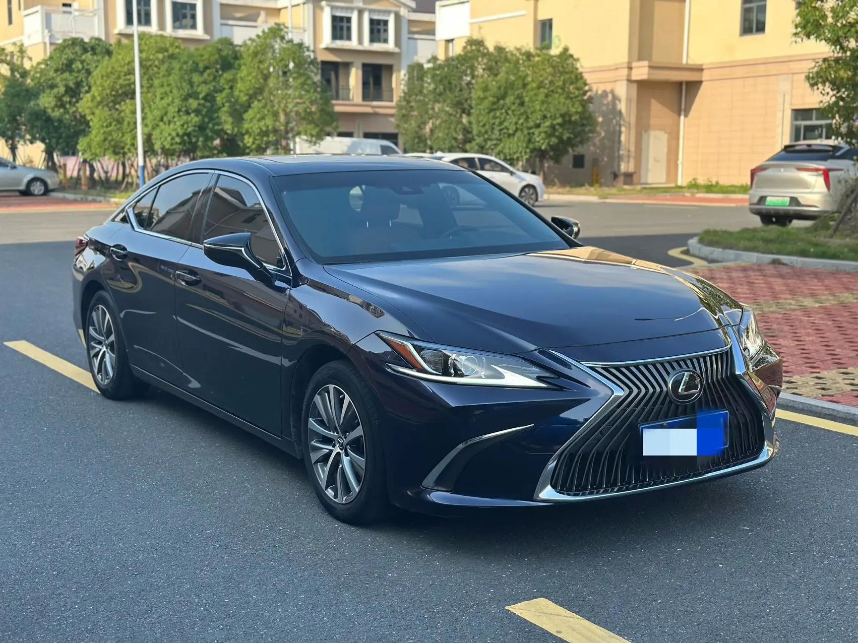 Lexus ES 2020 200 Excellence Edition 3