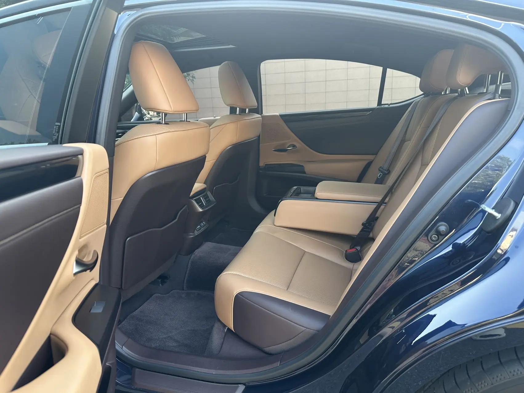 Lexus ES 2020 200 Excellence Edition 5