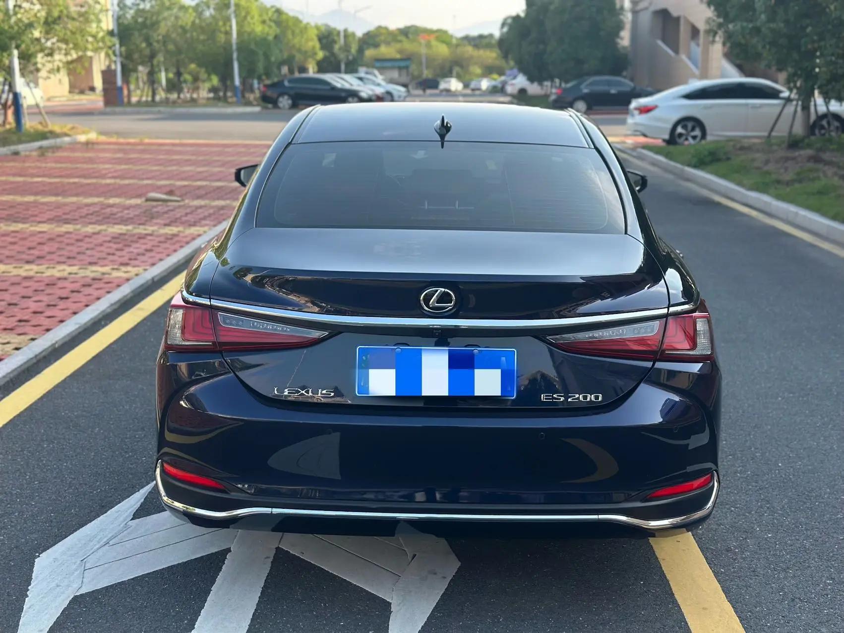 Lexus ES 2020 200 Excellence Edition 8