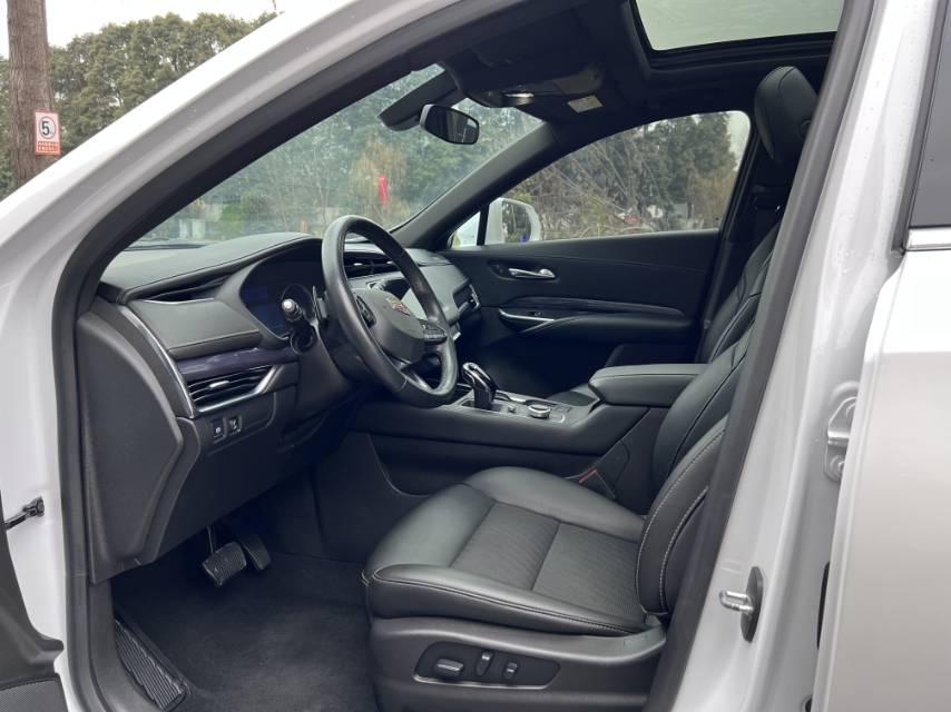 Cadillac XT4 2022 28T Two-Drive Fashion Type 8