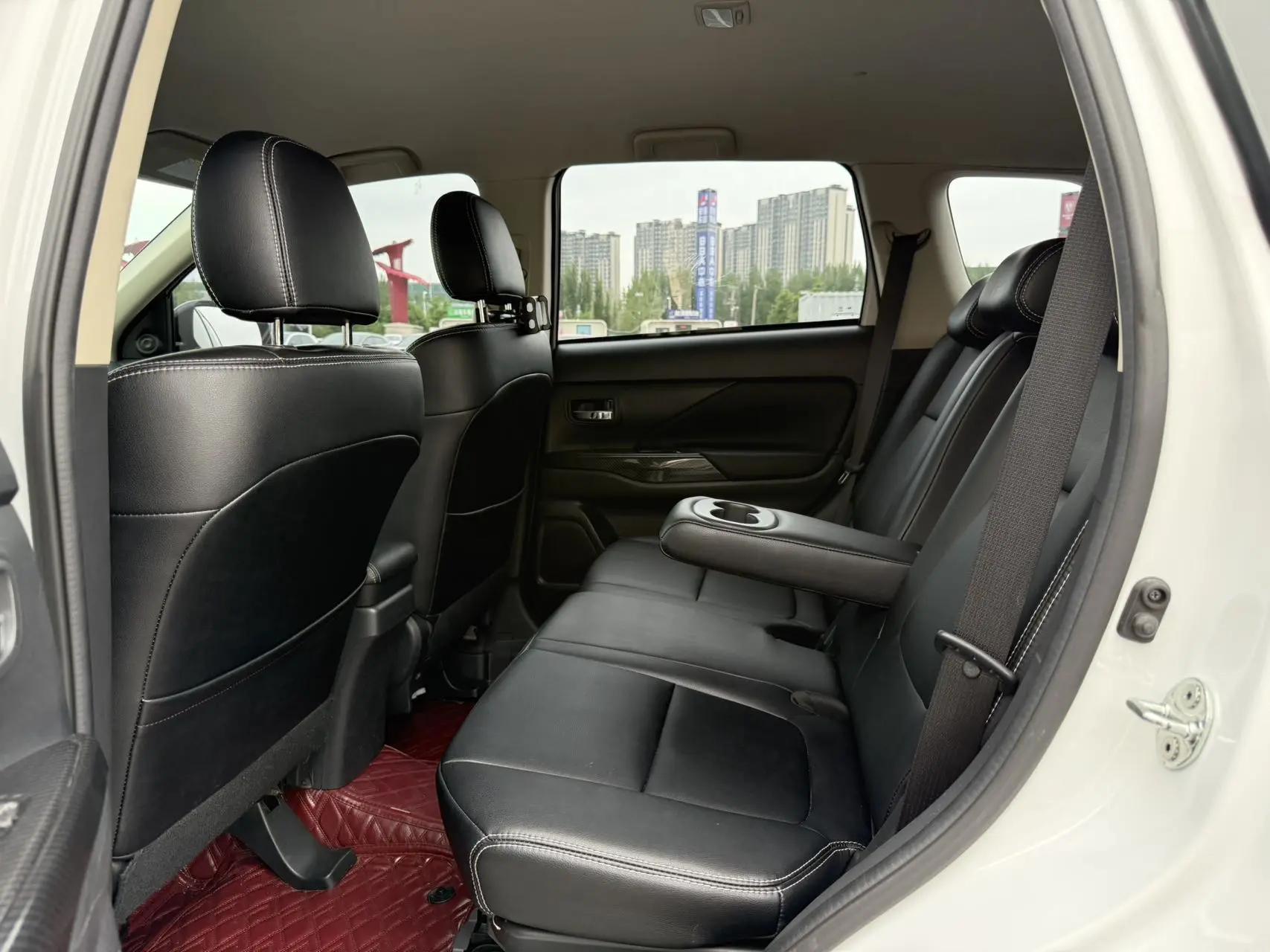 Outlander 2021 2.0L Two-Drive Smooth Edition 5 10