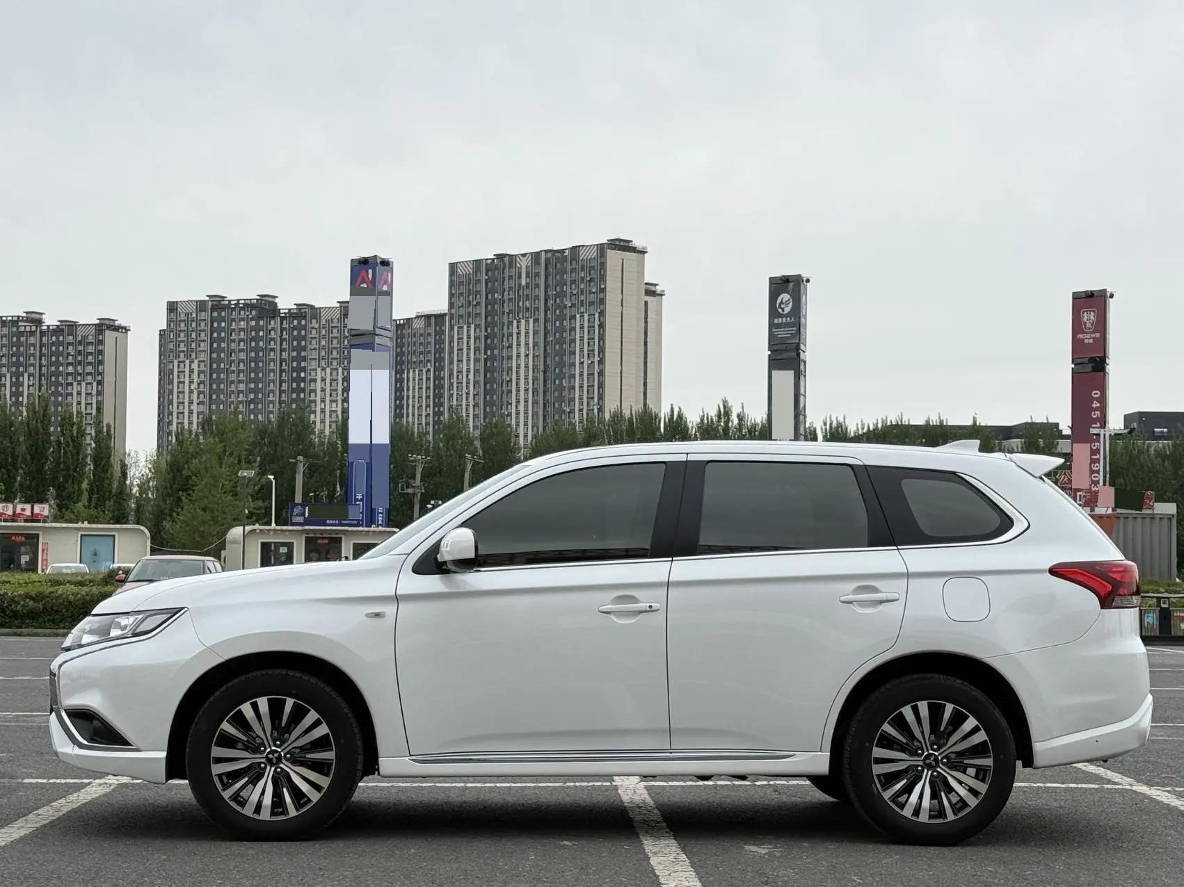 Outlander 2021 2.0L Two-Drive Smooth Edition 5 4