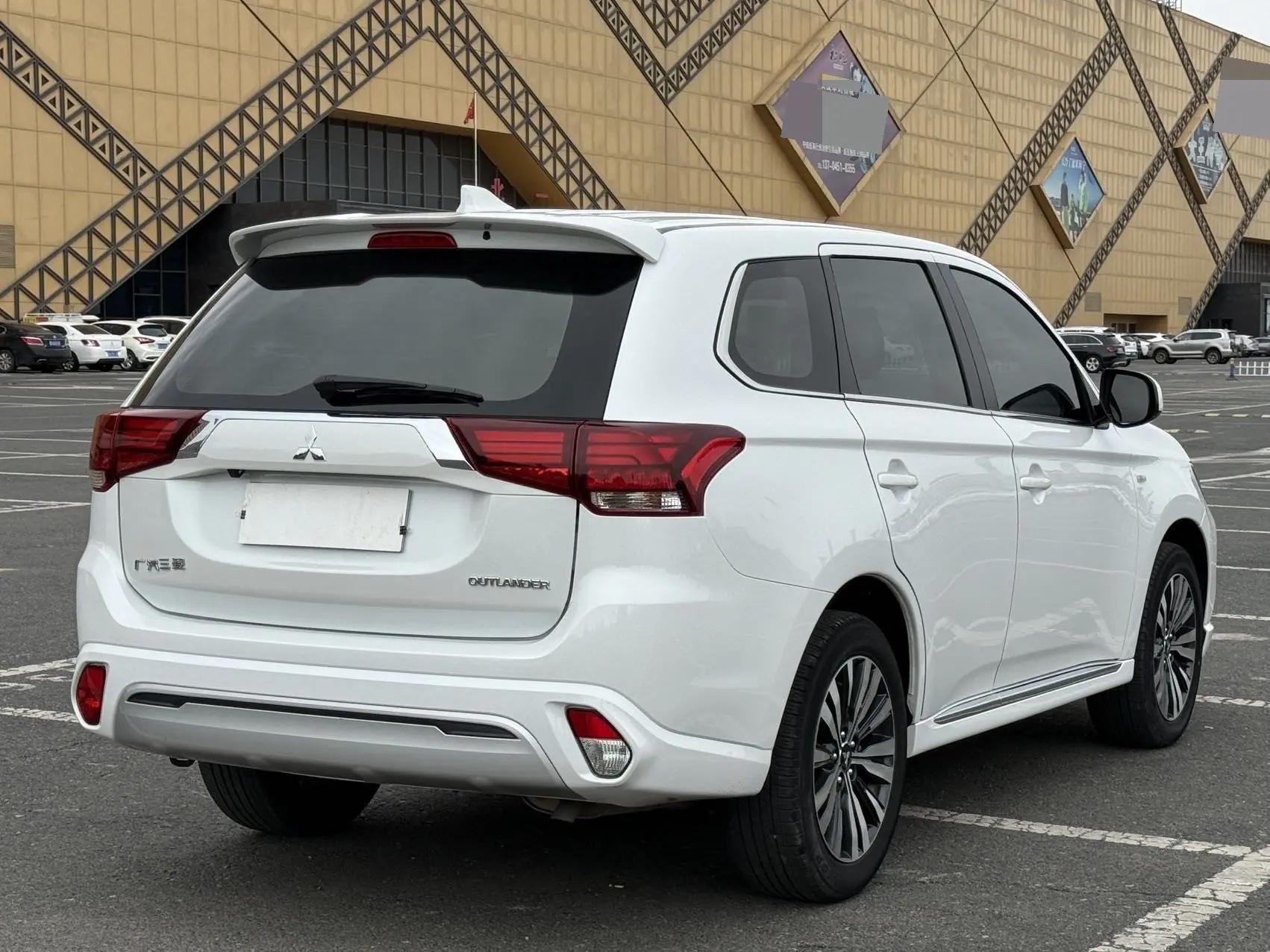 Outlander 2021 2.0L Two-Drive Smooth Edition 5 5