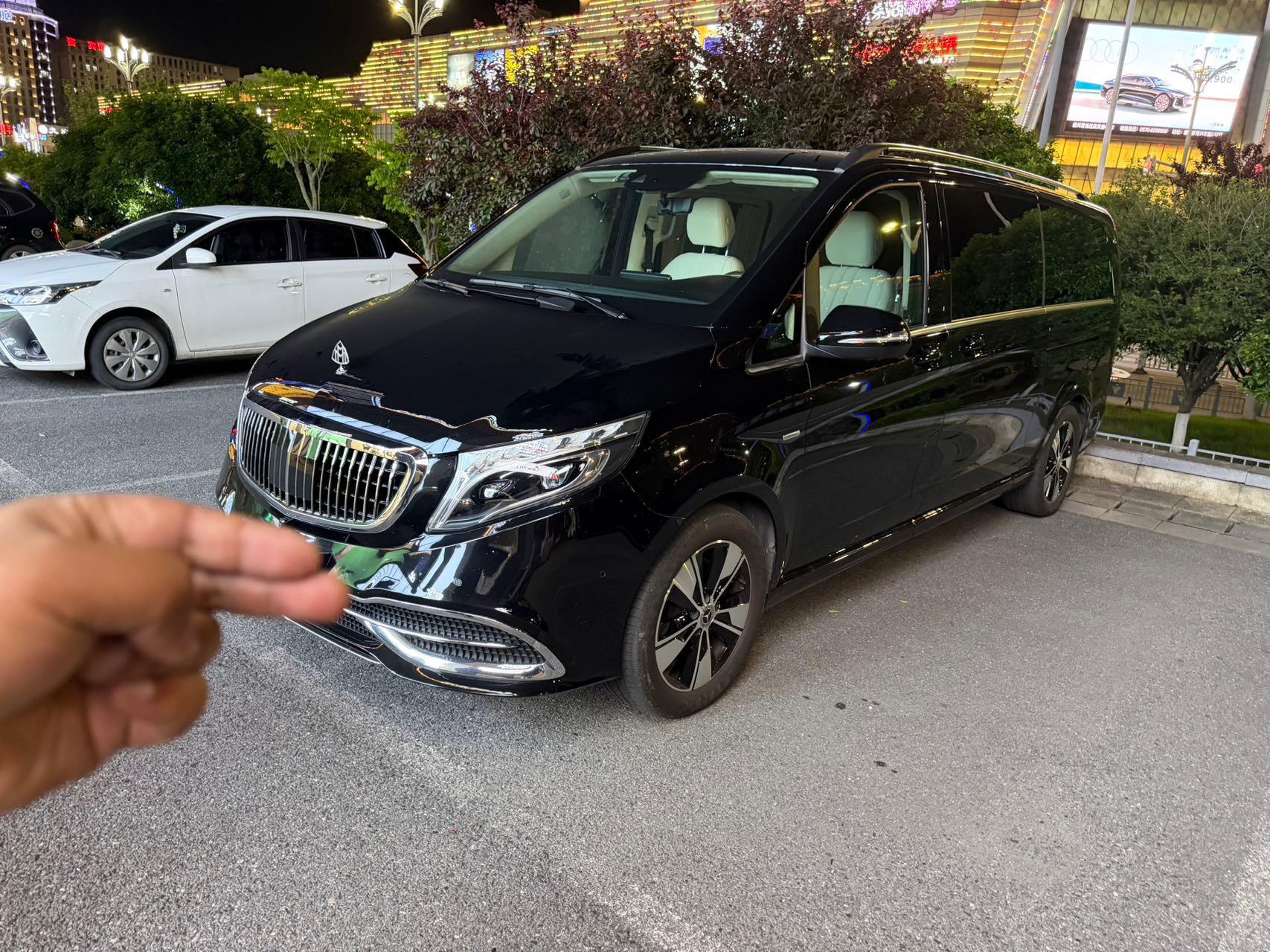 Mercedes Benz Class V 2021V 260 L Long Wheelbase Premium Edition