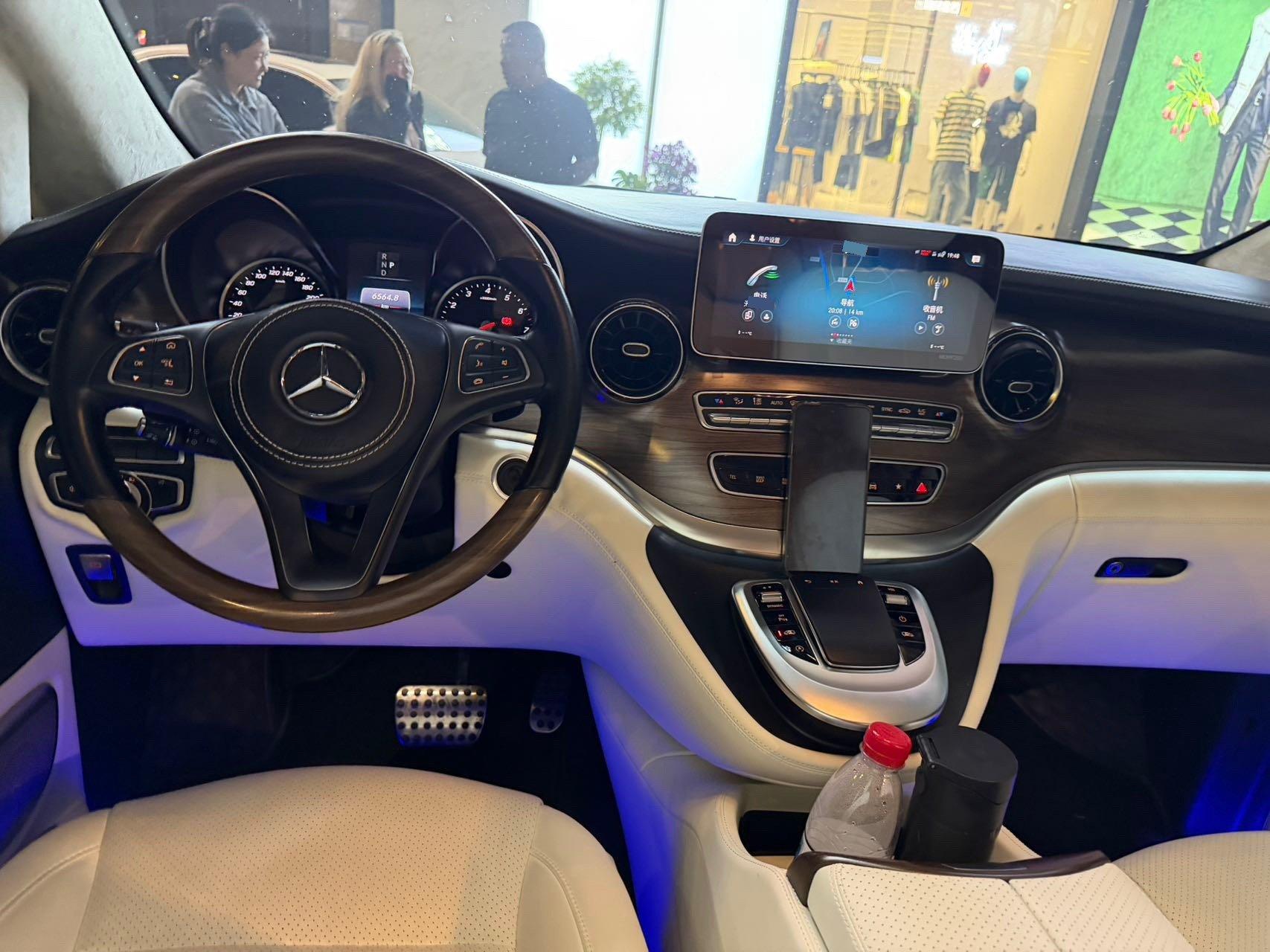 Mercedes Benz Class V 2021V 260 L Long Wheelbase Premium Edition 5