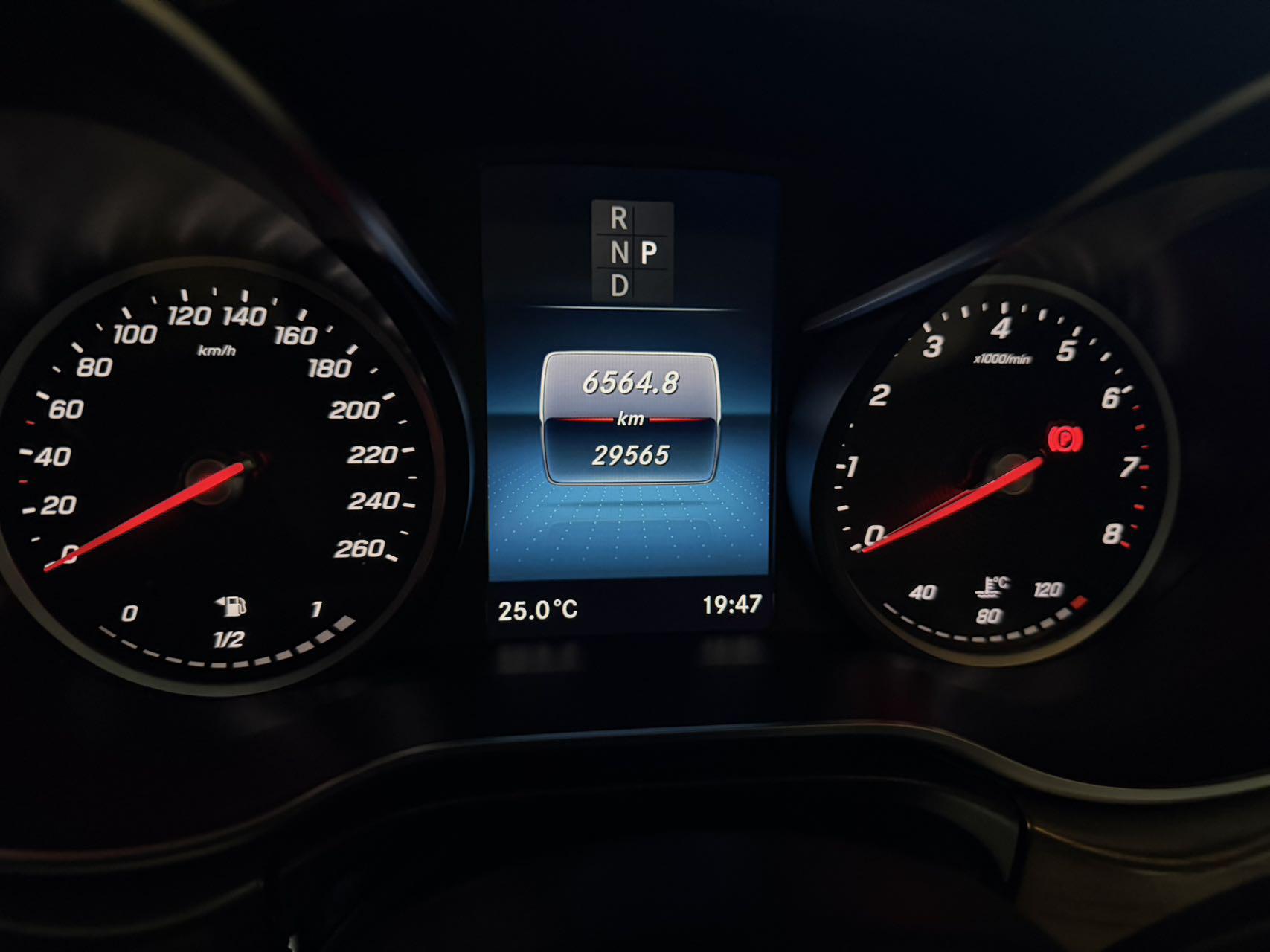 Mercedes Benz Class V 2021V 260 L Long Wheelbase Premium Edition 7