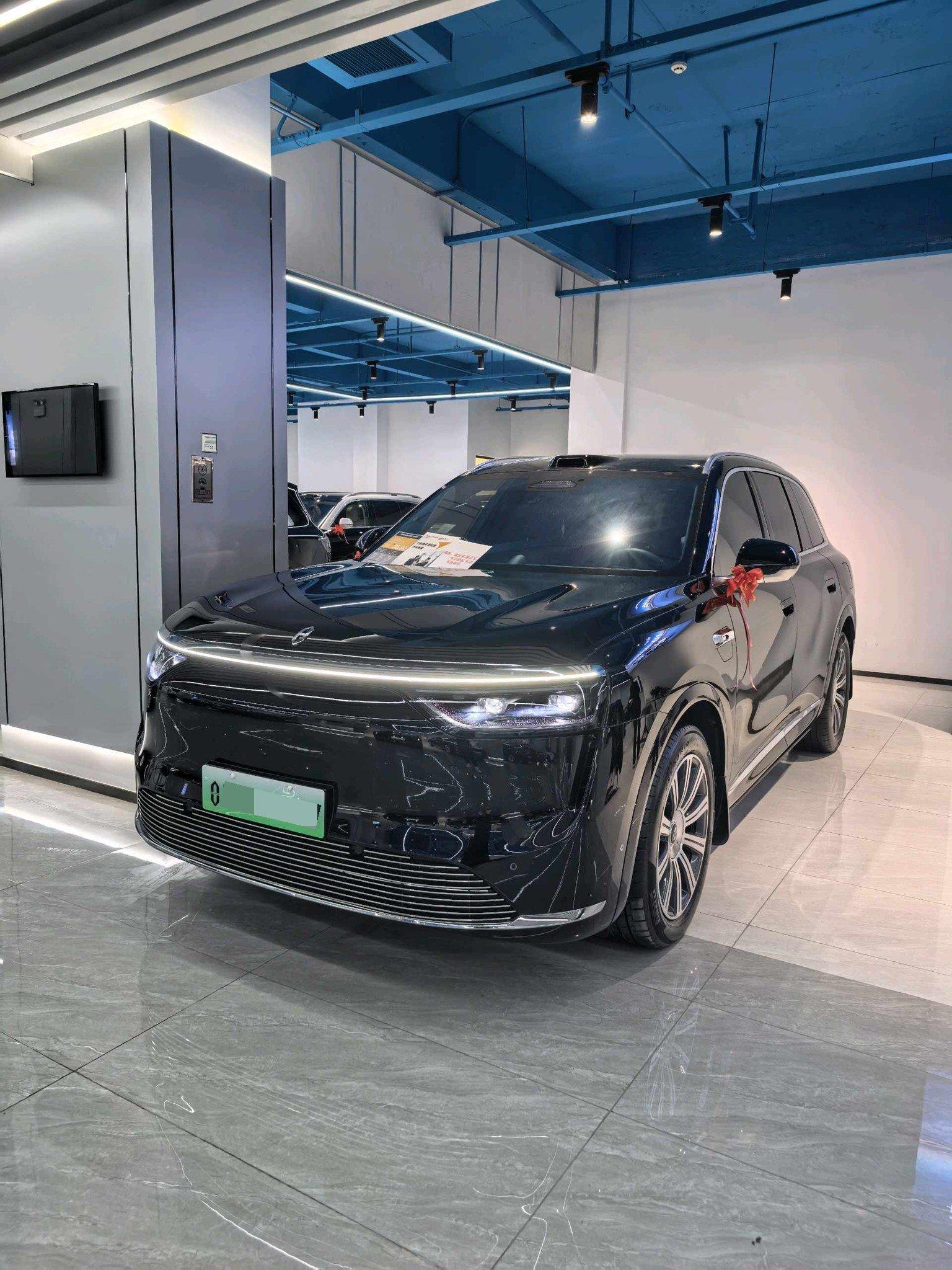 AITO M8 2025 extended range Max version 53.4kWh 6-seat version