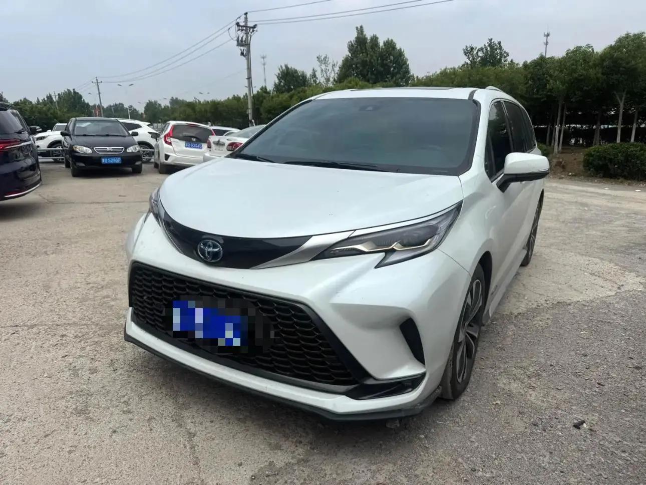 Toyota 2024 Grevia HYBRID 2.5 Stepless Premium PLUS Edition Automatic Gear