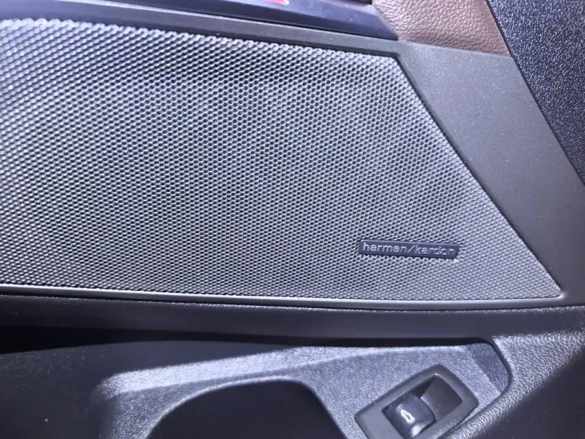 BMW 3 Series 2025 Model 330Li 2.0T M Sport Night Edition Automatic 5