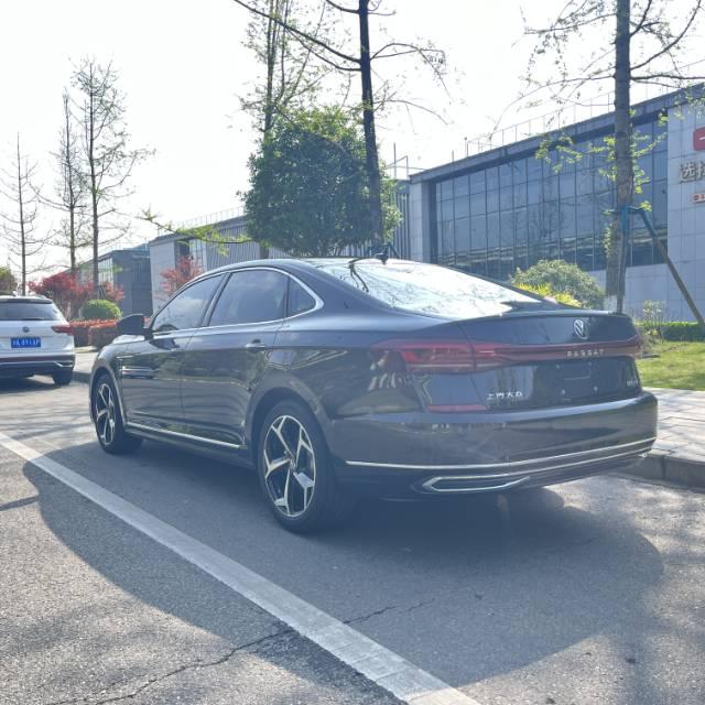 Volkswagen 2025 Passat 2.0TSI 380TSI outstanding star dragon version automatic gear 4