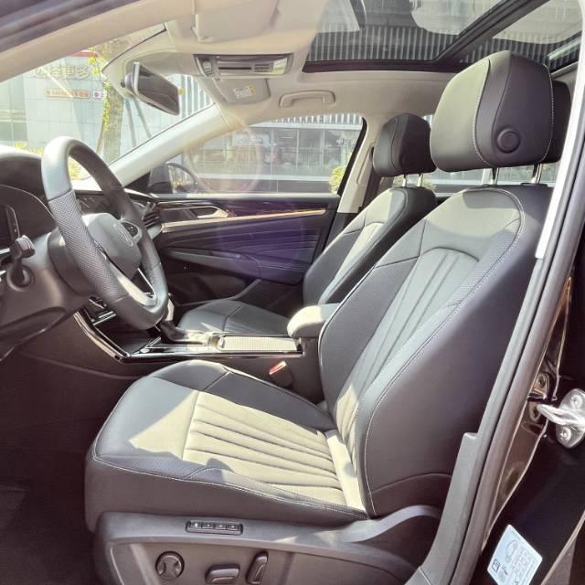 Volkswagen 2025 Passat 2.0TSI 380TSI outstanding star dragon version automatic gear 7