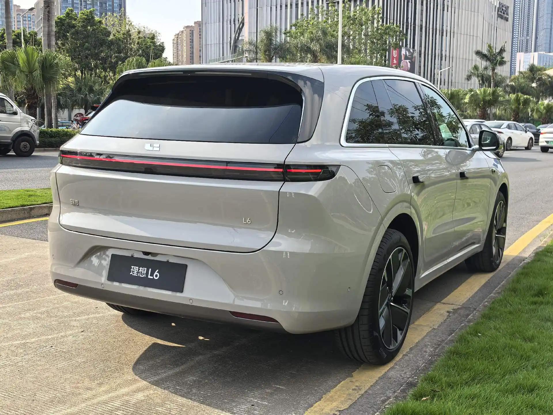 Li 2025 L6 Max Intelligent Refreshed Version Automatic Transmission 7
