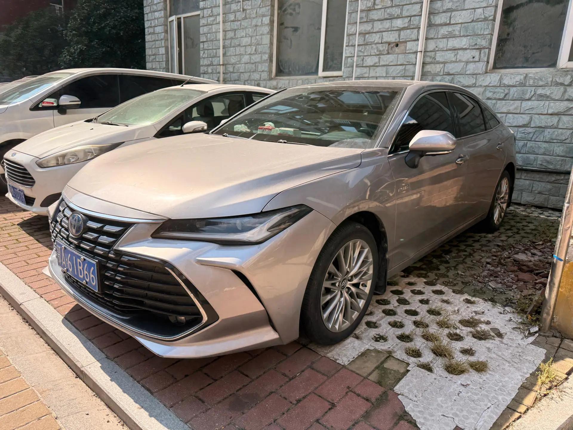 Toyota 2023 Asian Dragon Double Engine 2.5 Stepless XLE Premium Automatic Gear