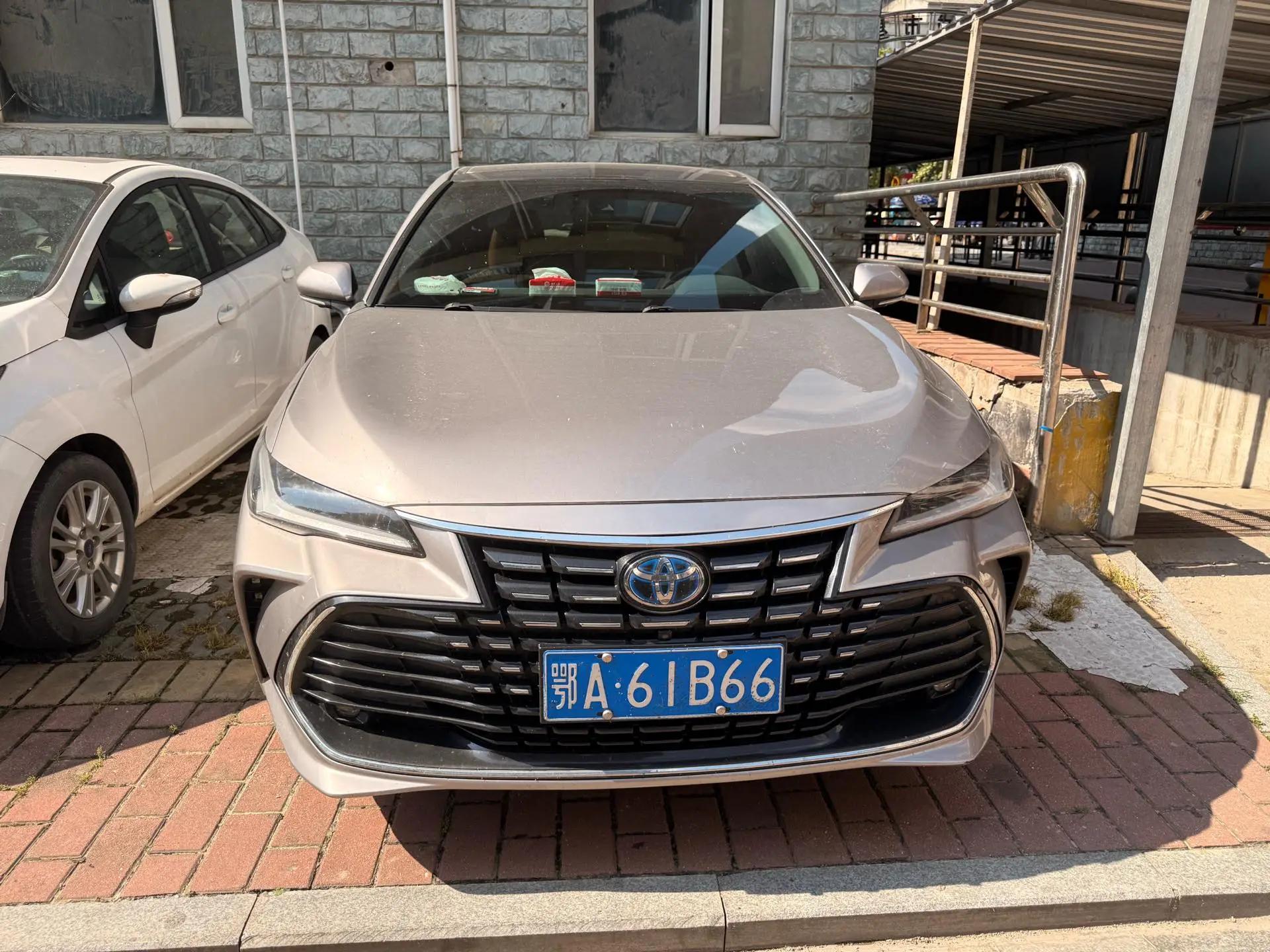 Toyota 2023 Asian Dragon Double Engine 2.5 Stepless XLE Premium Automatic Gear 2