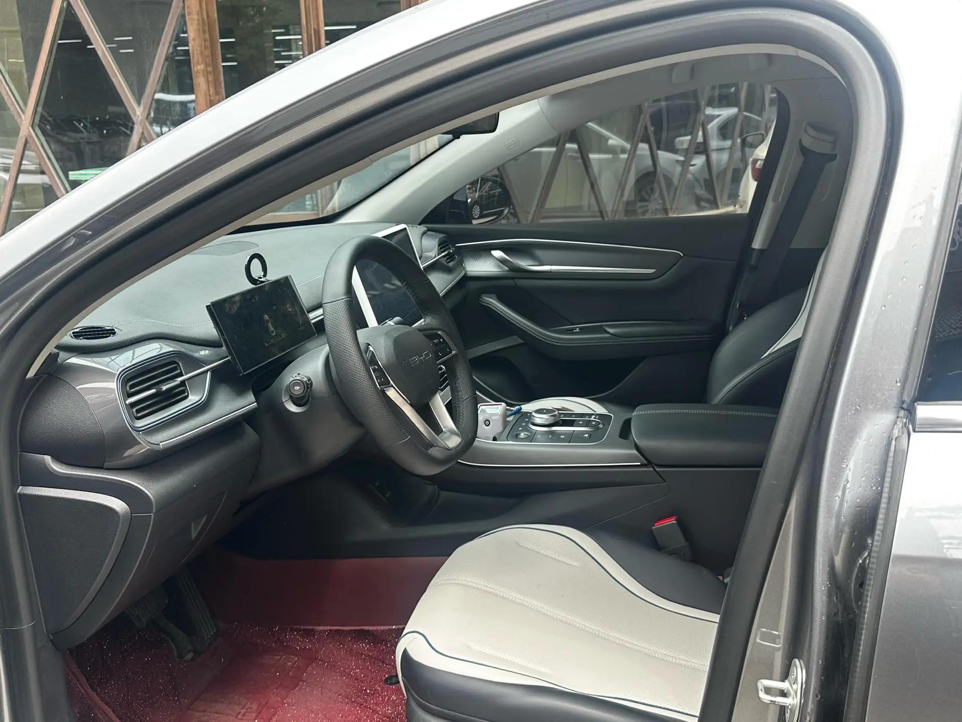 BYD 2024 Destroyer 05 DM-i 1.5 CVT Glory Edition 55KM Luxury Automatic 4
