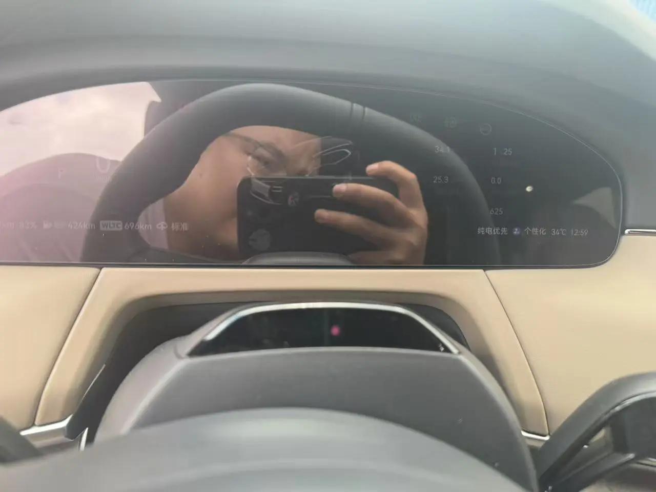 极氪 2026款 极氪8X 2.0T Max版 70kWh 自动挡 10