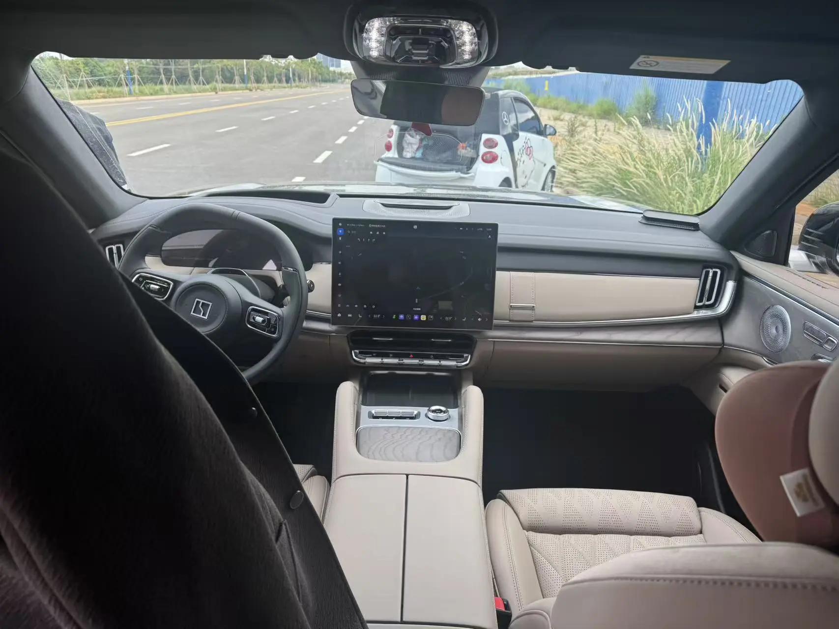 极氪 2026款 极氪8X 2.0T Max版 70kWh 自动挡 12