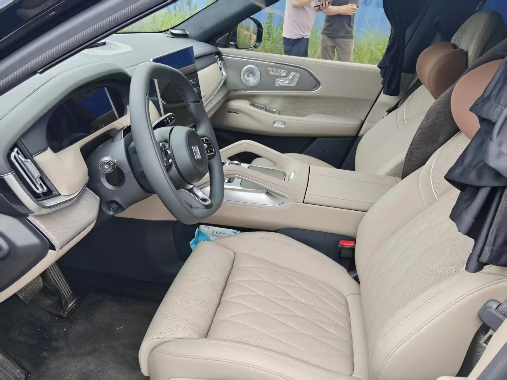 极氪 2026款 极氪8X 2.0T Max版 70kWh 自动挡 15