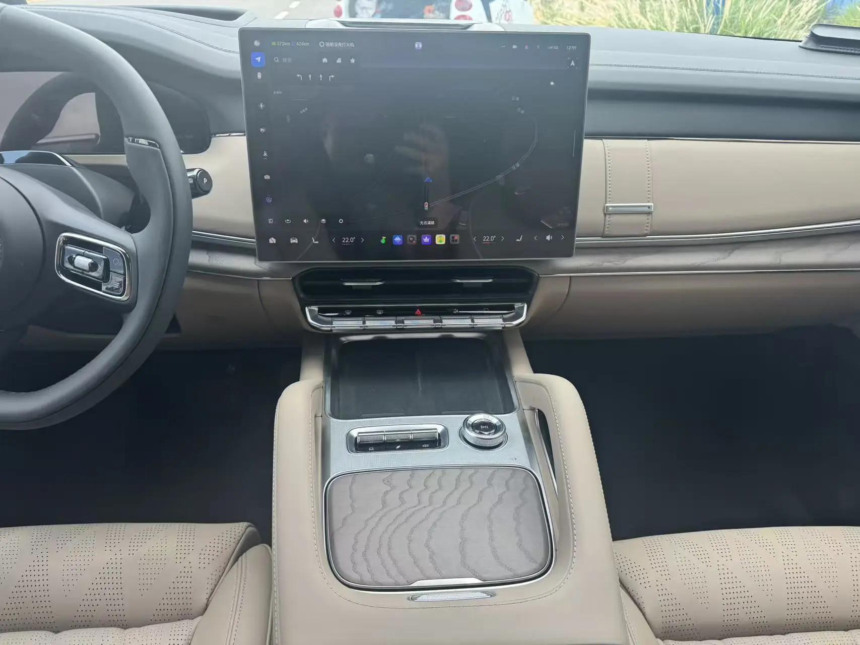极氪 2026款 极氪8X 2.0T Max版 70kWh 自动挡 16