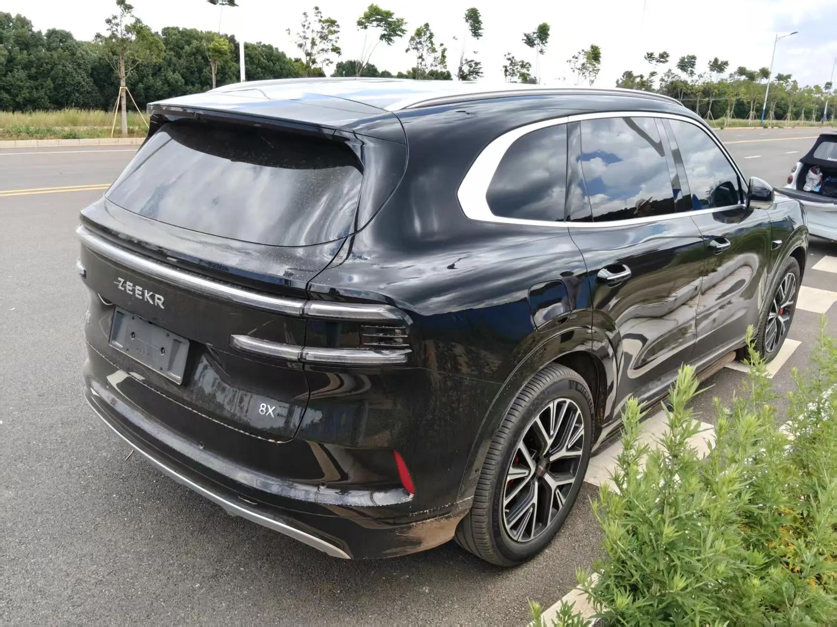 极氪 2026款 极氪8X 2.0T Max版 70kWh 自动挡 4