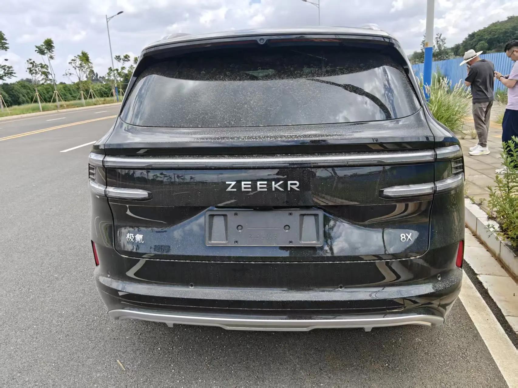极氪 2026款 极氪8X 2.0T Max版 70kWh 自动挡 6