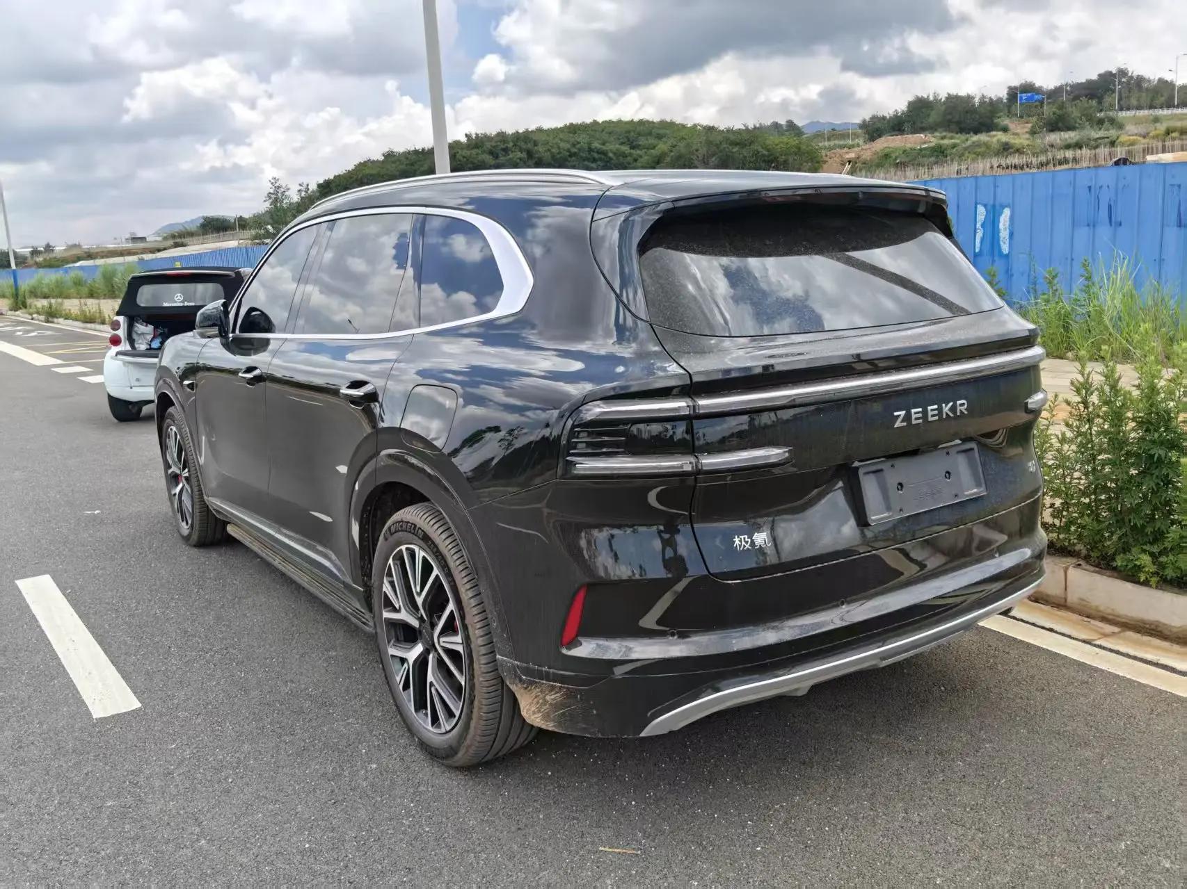 极氪 2026款 极氪8X 2.0T Max版 70kWh 自动挡 7