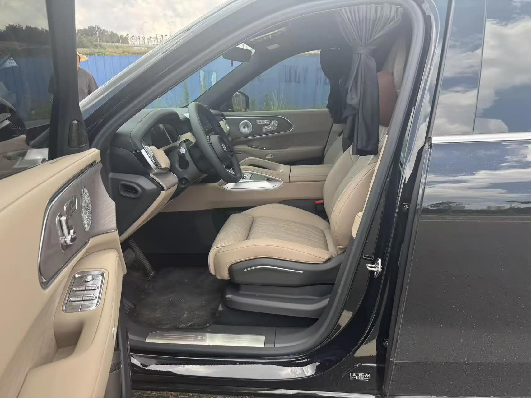 极氪 2026款 极氪8X 2.0T Max版 70kWh 自动挡 8
