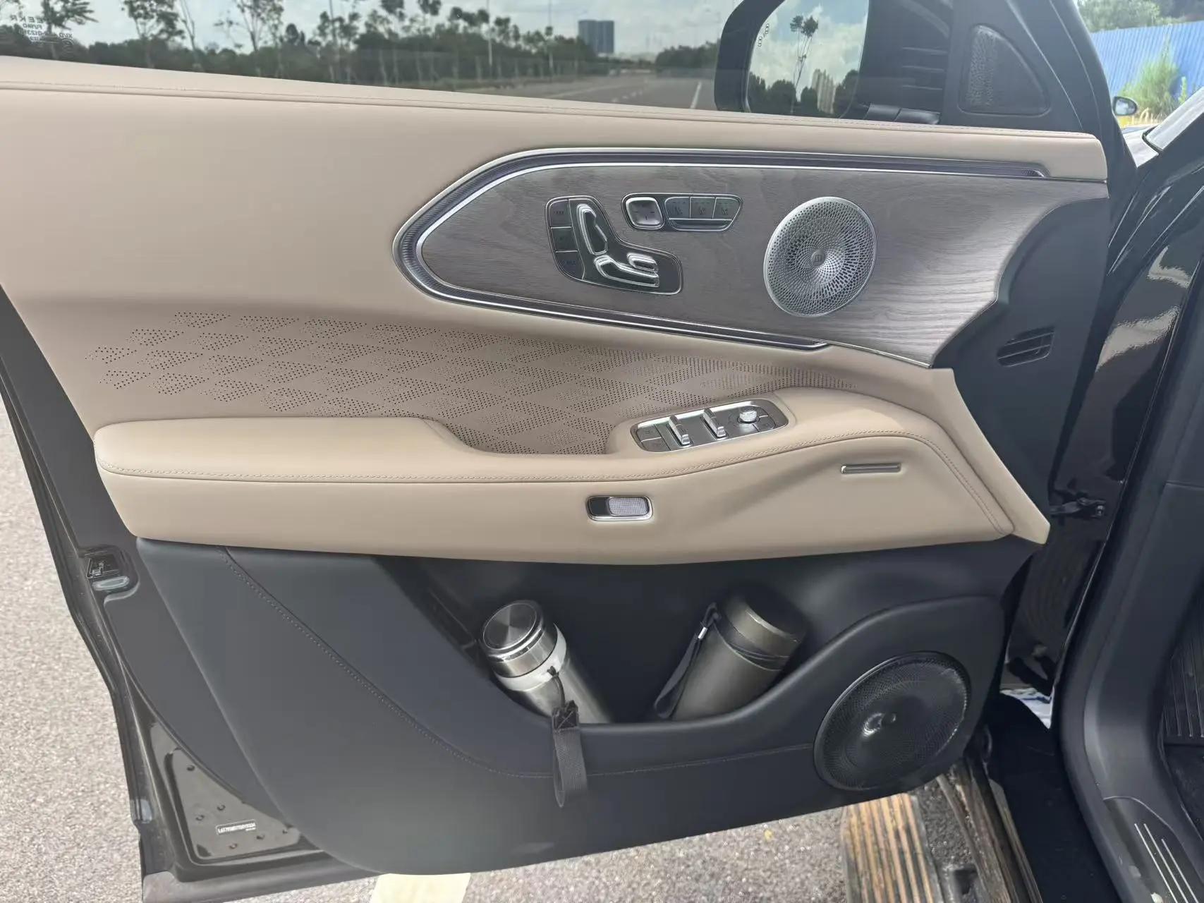 极氪 2026款 极氪8X 2.0T Max版 70kWh 自动挡 9