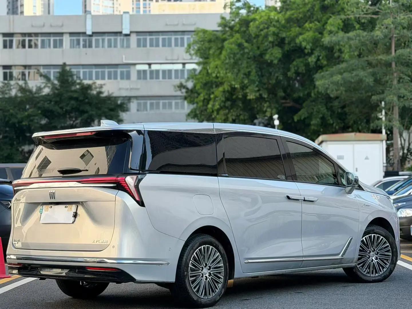Buick GL8 New Energy 2024 Lu Zun Luxury Edition 7 3
