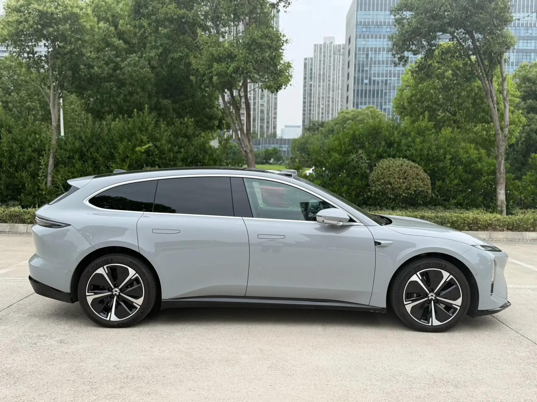 NIO 2025 ET5T 75kWh Touring automatic 4