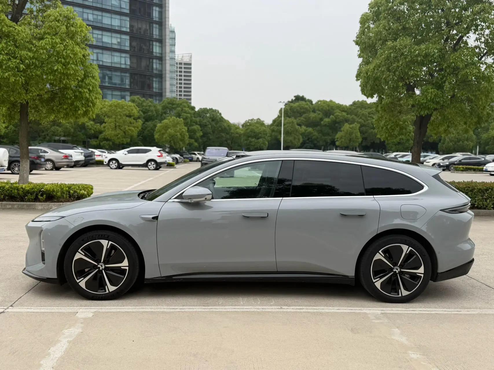 NIO 2025 ET5T 75kWh Touring automatic 9