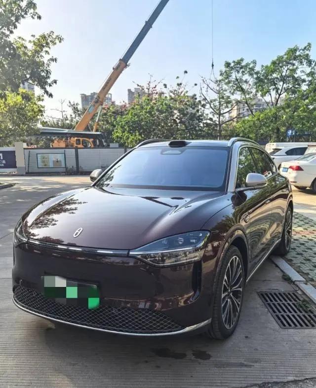 Open image lightbox: AITO 2025 AITO M9 EV Pure Electric Ultra Edition 100kWh 6-seat Edition (896-line laser Radar) Automatic Gear