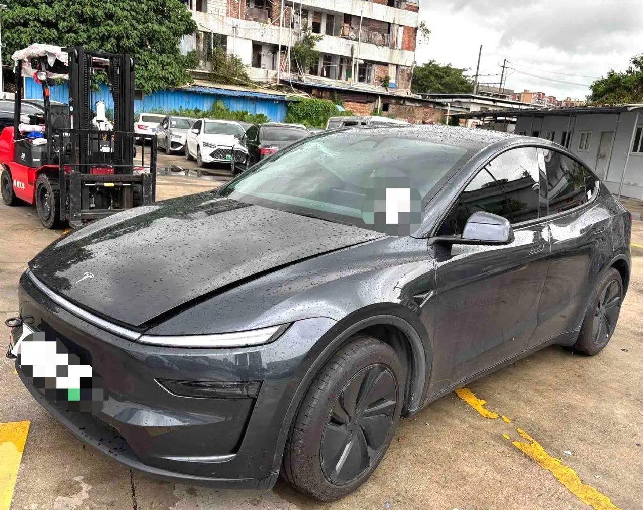 Tesla 2025 Model Y Rear Wheel Drive First Edition Automatic Transmission