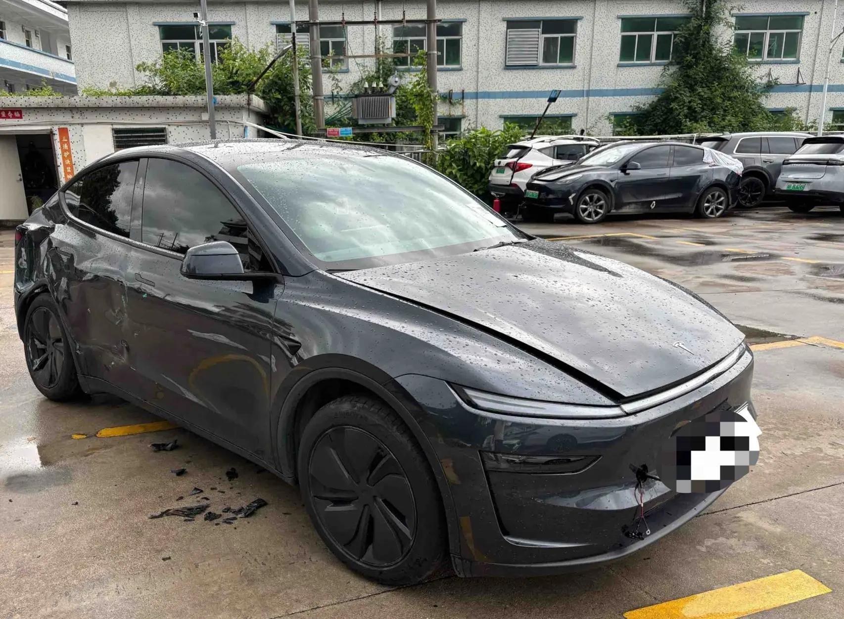 Tesla 2025 Model Y Rear Wheel Drive First Edition Automatic Transmission 3