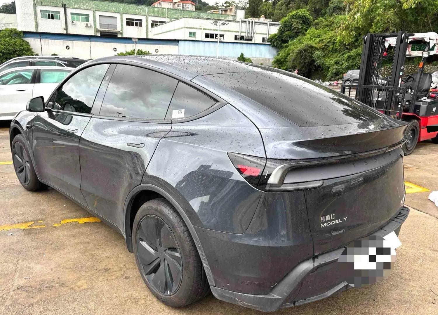 Tesla 2025 Model Y Rear Wheel Drive First Edition Automatic Transmission 4