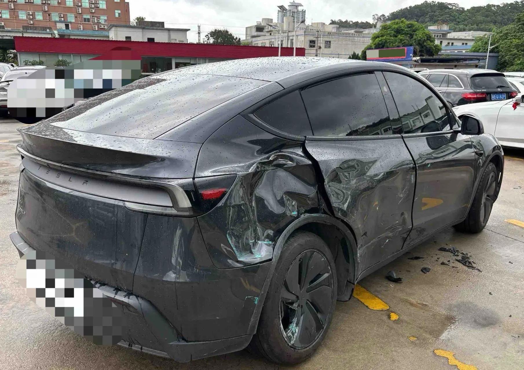 Tesla 2025 Model Y Rear Wheel Drive First Edition Automatic Transmission 5