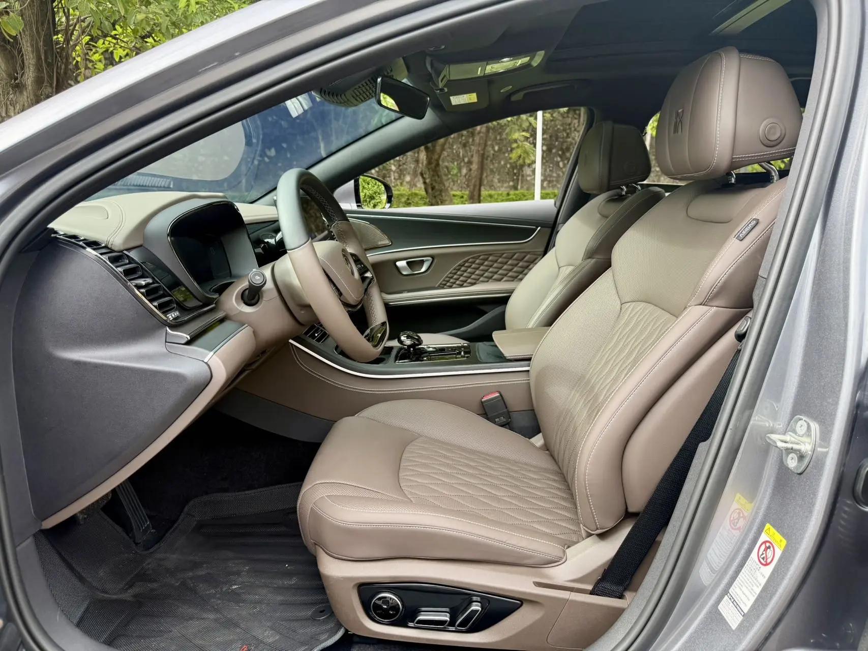 BYD 2023 Han DM-i 1.5T CVT Champion Edition 121KM Prestige Automatic 6