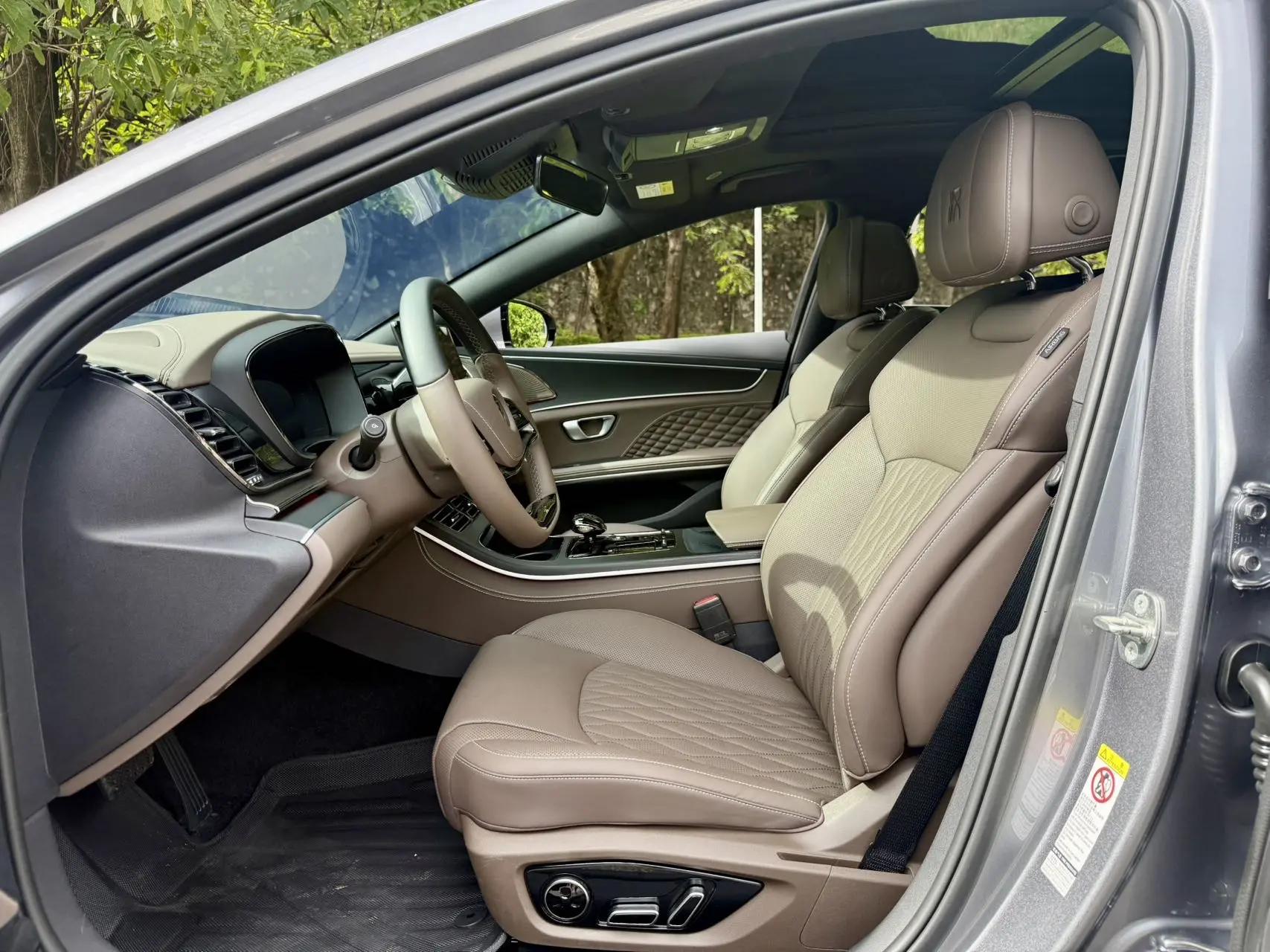 BYD 2023 Han DM-i 1.5T CVT Champion Edition 121KM Prestige Automatic 9